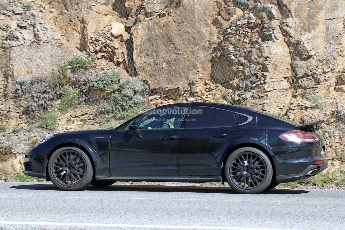 PORSCHE PANAMERA