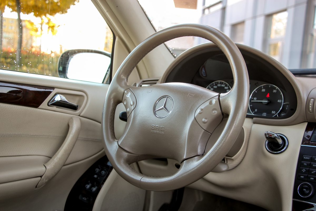 MERCEDES-BENZ C-OSZTÁLY