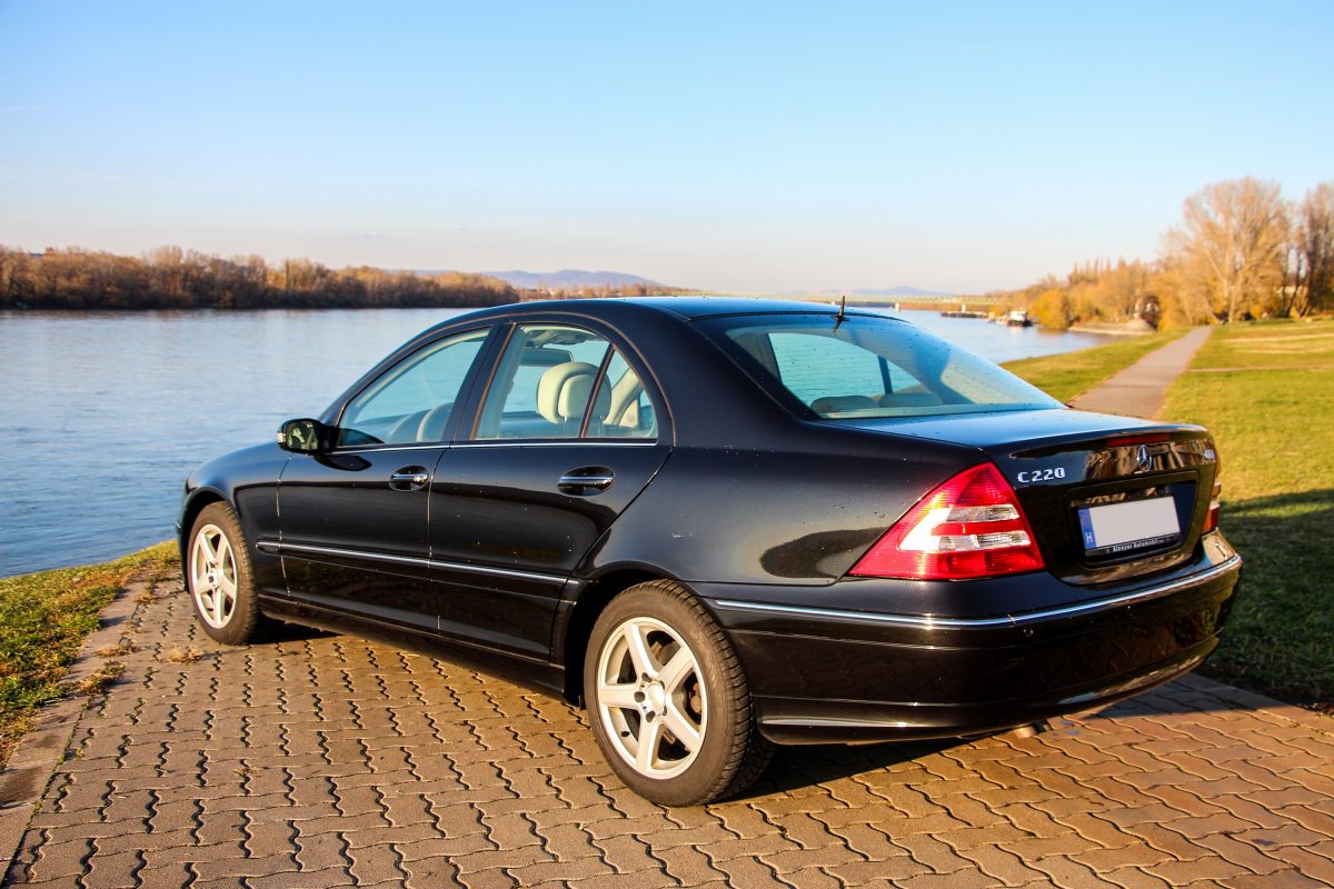 MERCEDES-BENZ C-OSZTÁLY