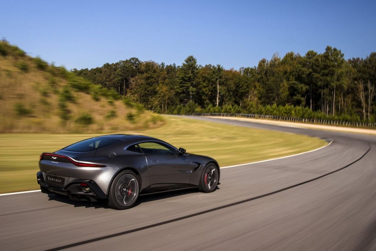 ASTON MARTIN VANTAGE