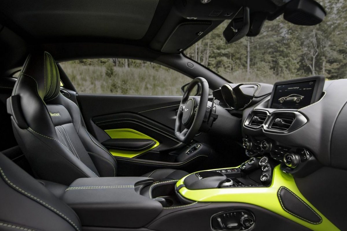 ASTON MARTIN VANTAGE