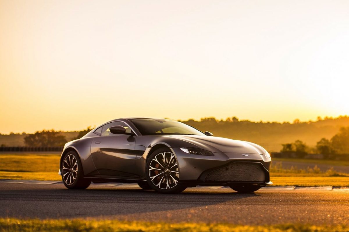 ASTON MARTIN VANTAGE