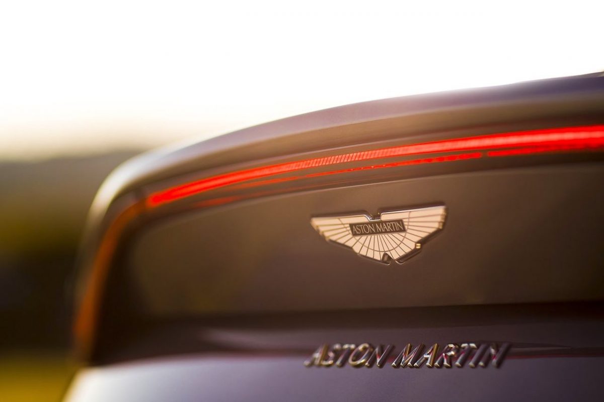 ASTON MARTIN VANTAGE
