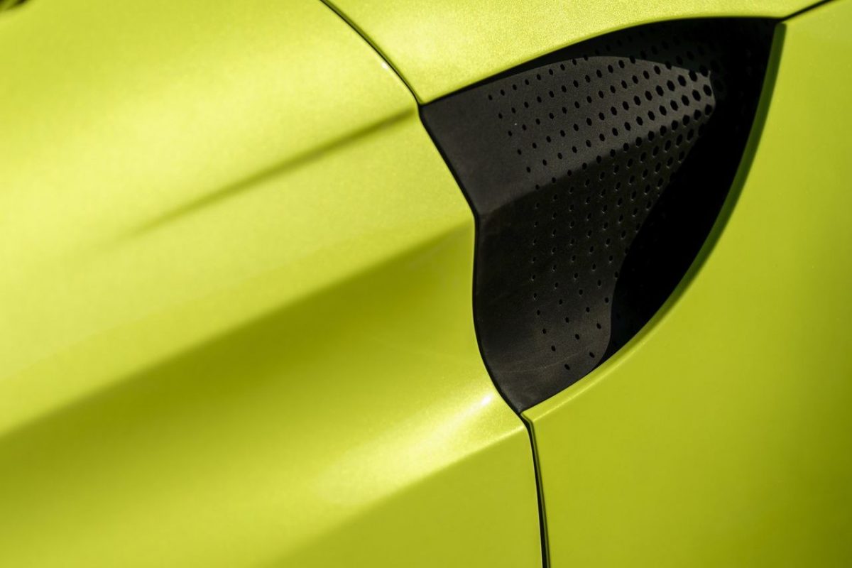 ASTON MARTIN VANTAGE