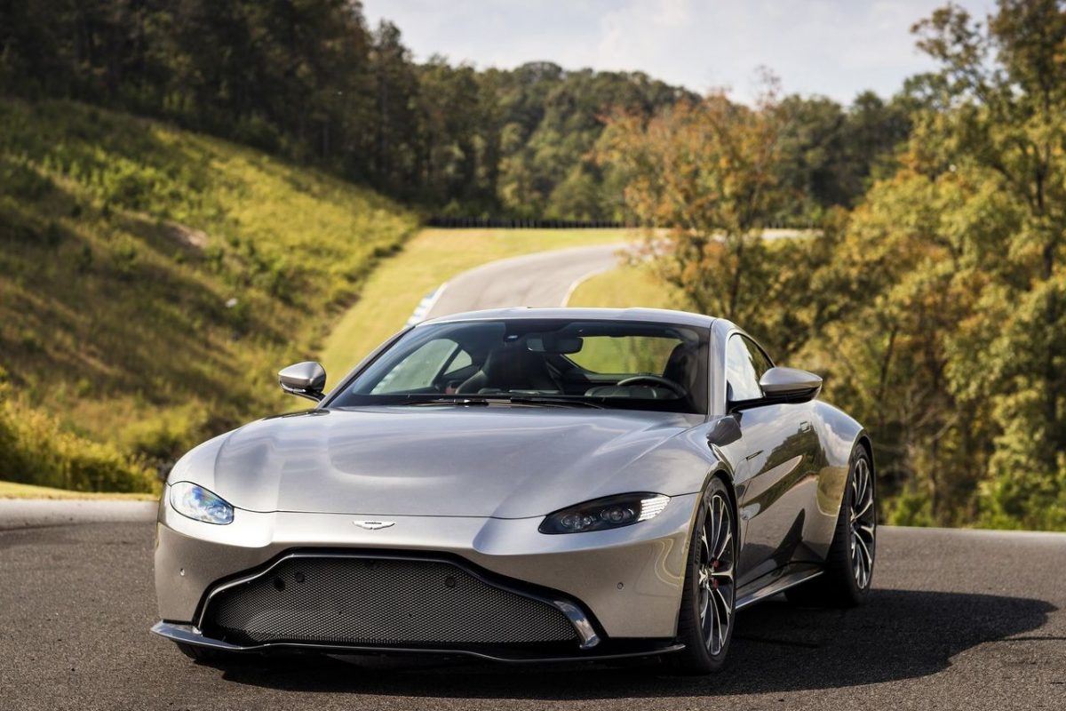 ASTON MARTIN VANTAGE