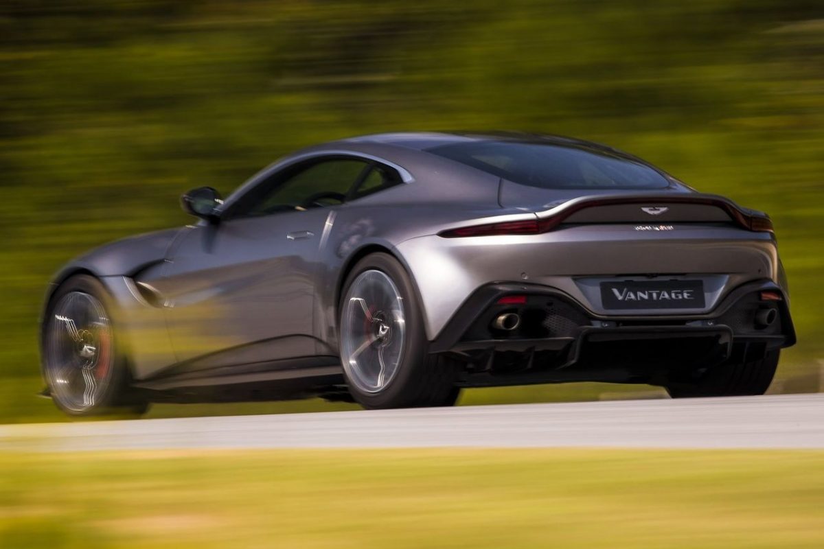 ASTON MARTIN VANTAGE