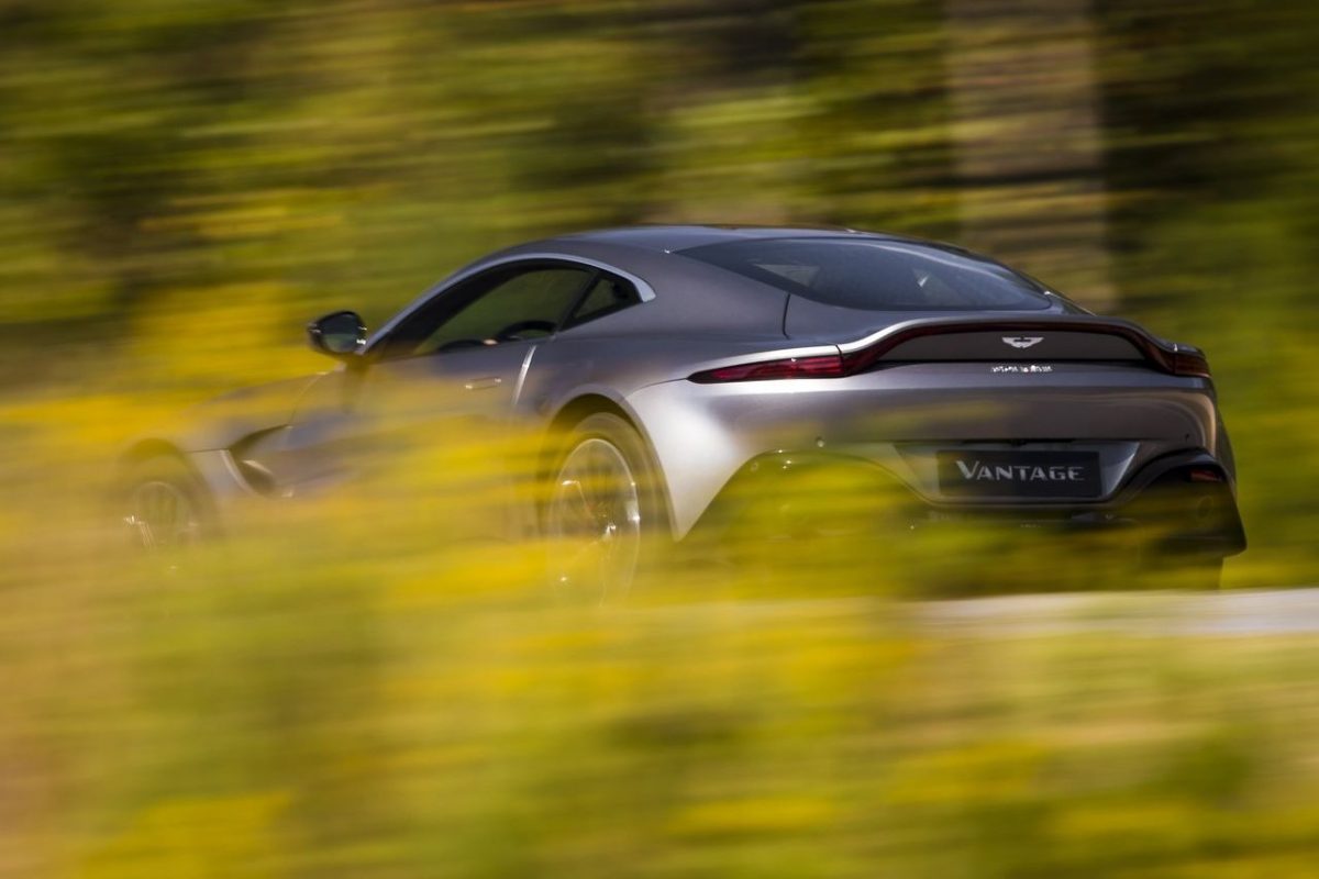 ASTON MARTIN VANTAGE