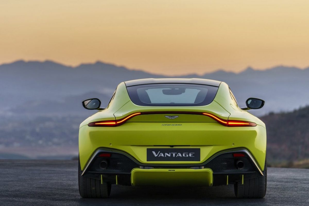 ASTON MARTIN VANTAGE