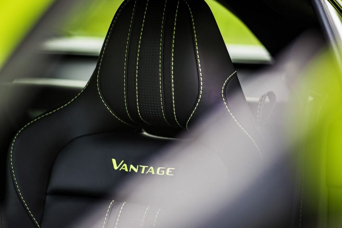 ASTON MARTIN VANTAGE