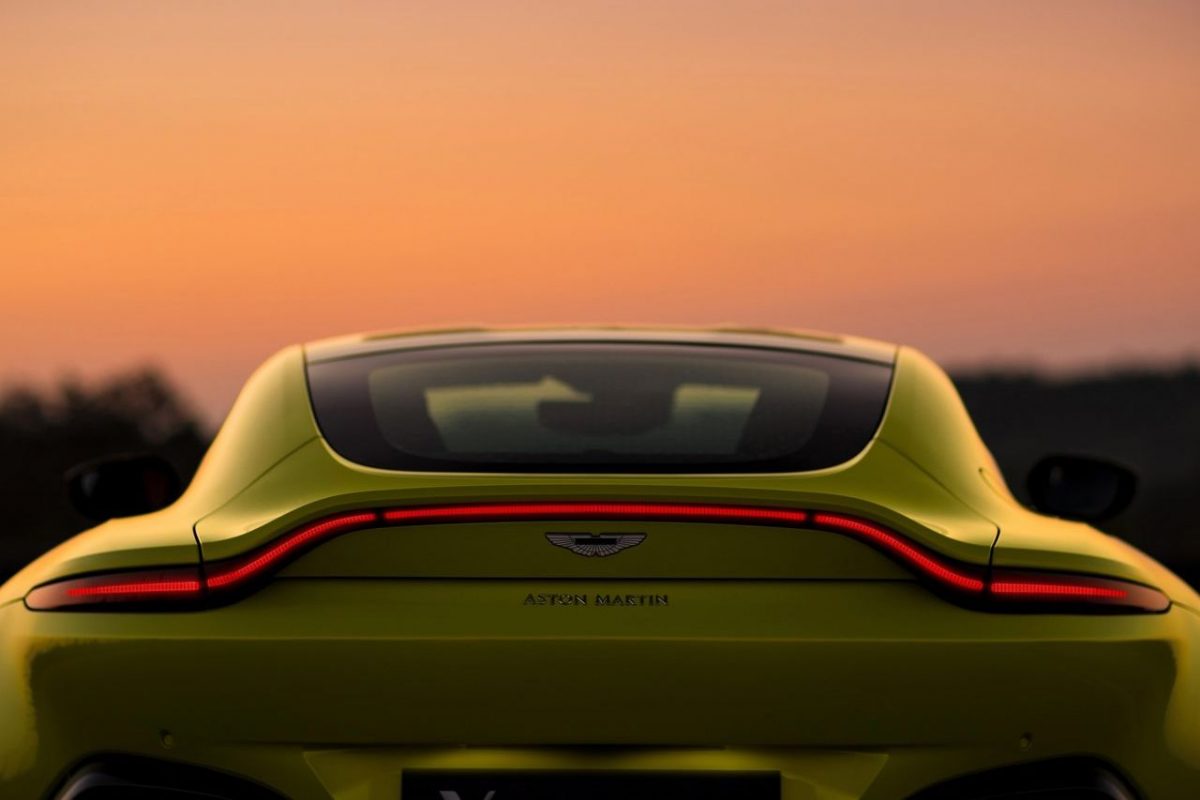 ASTON MARTIN VANTAGE