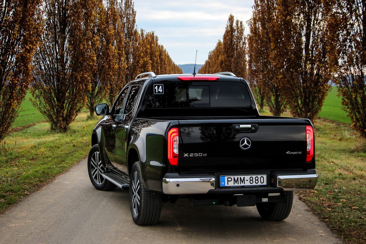 MERCEDES-BENZ