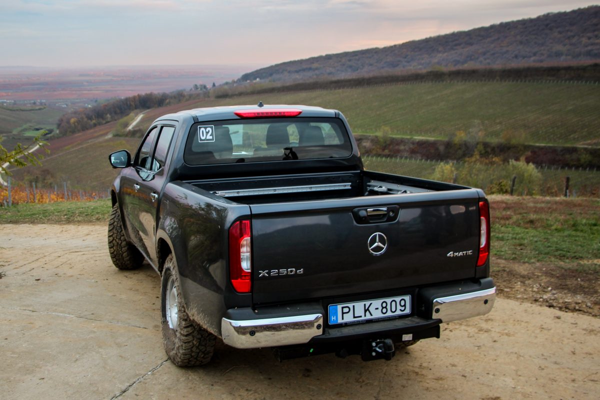 MERCEDES-BENZ
