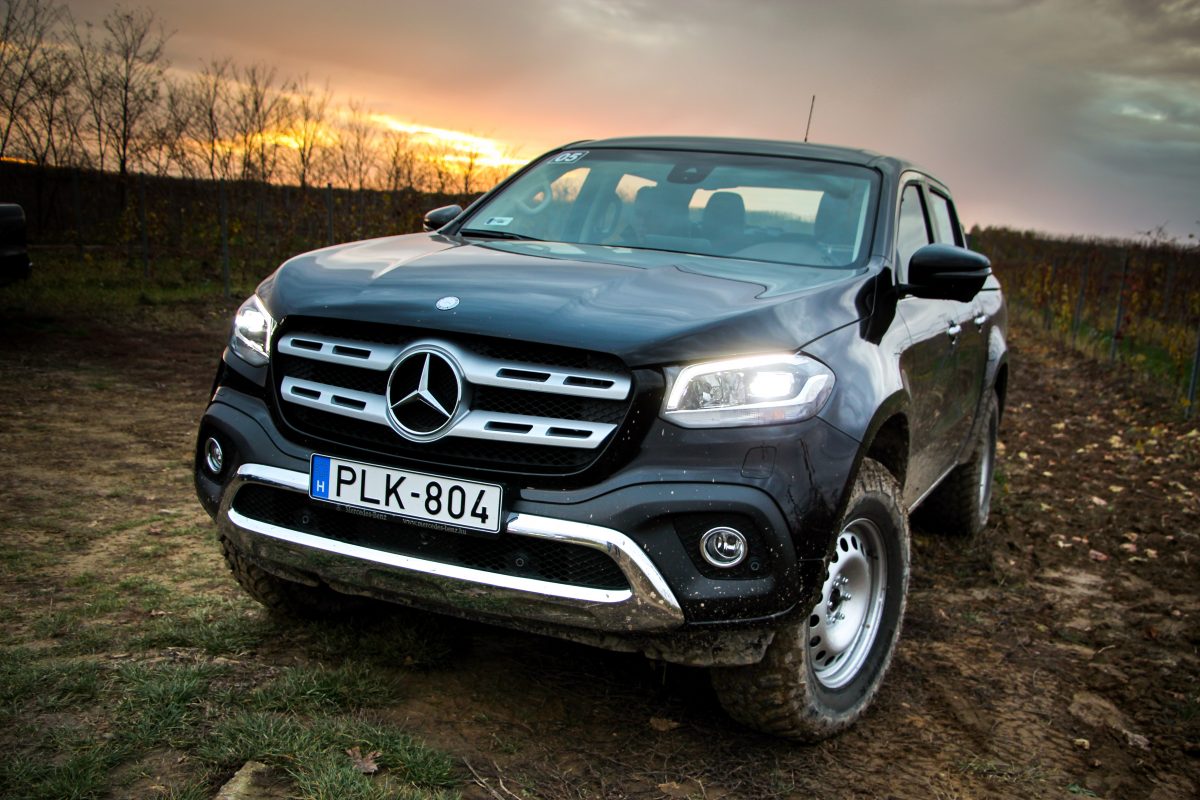 MERCEDES-BENZ