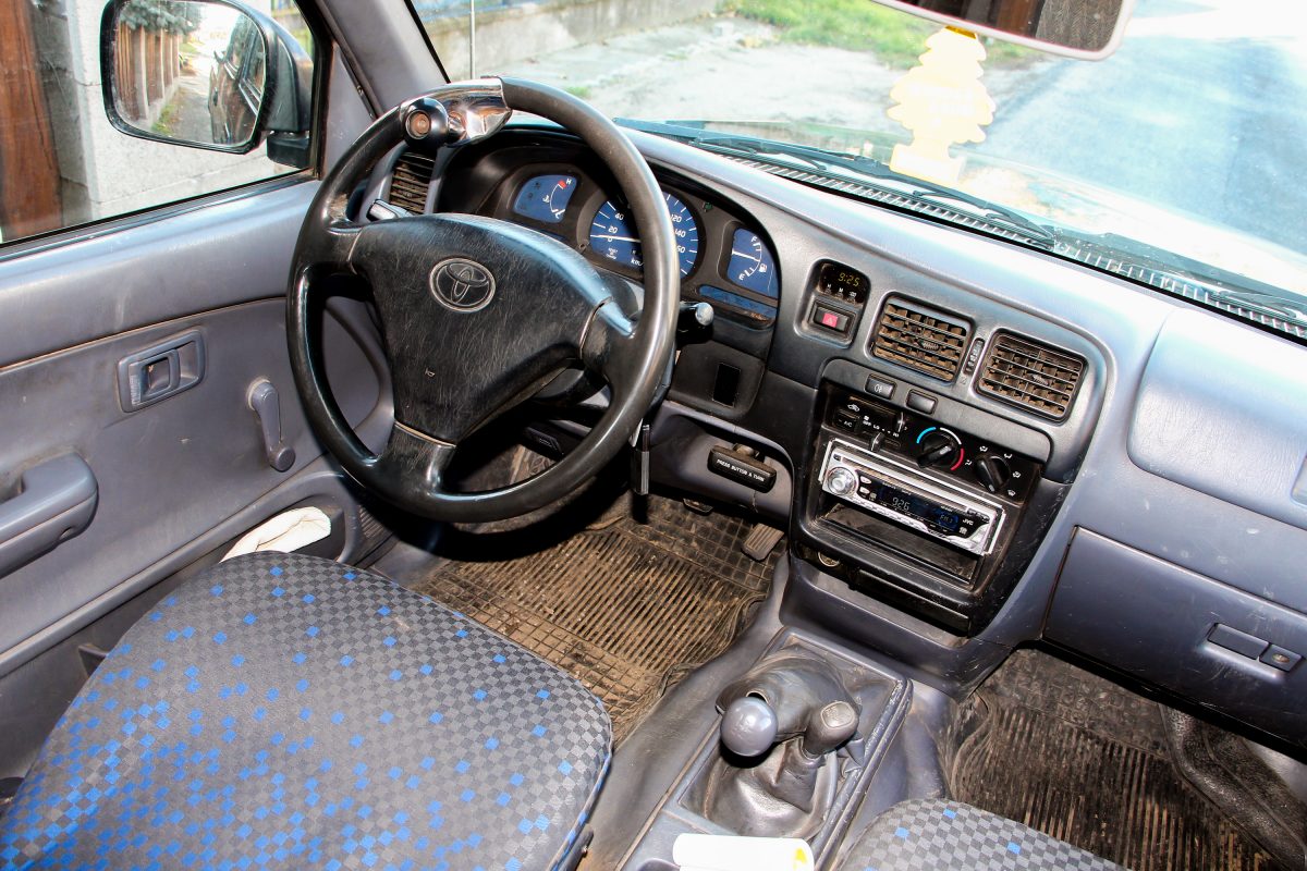 TOYOTA HI LUX