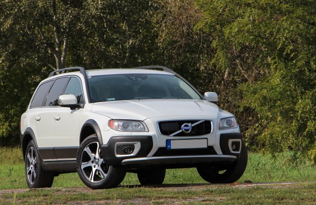 Hivalkodásmentes családi bunker - Volvo XC70 használtteszt