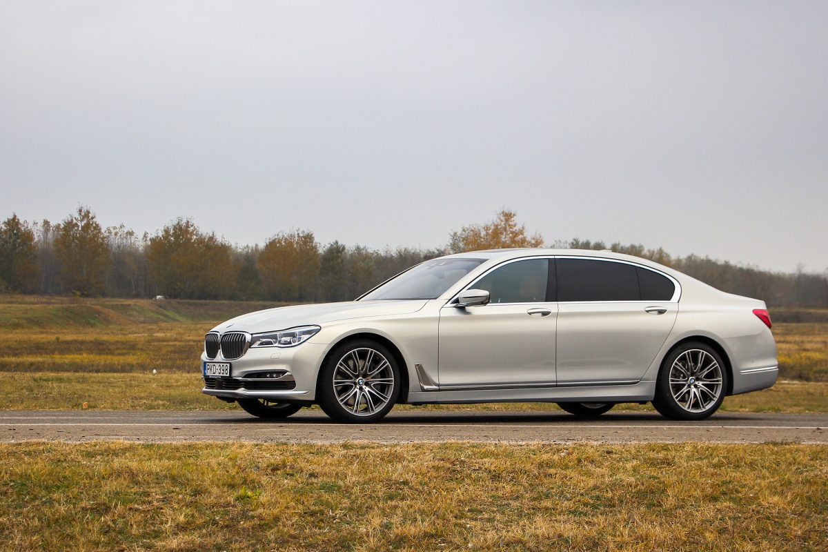 BMW 7-ES SOROZAT