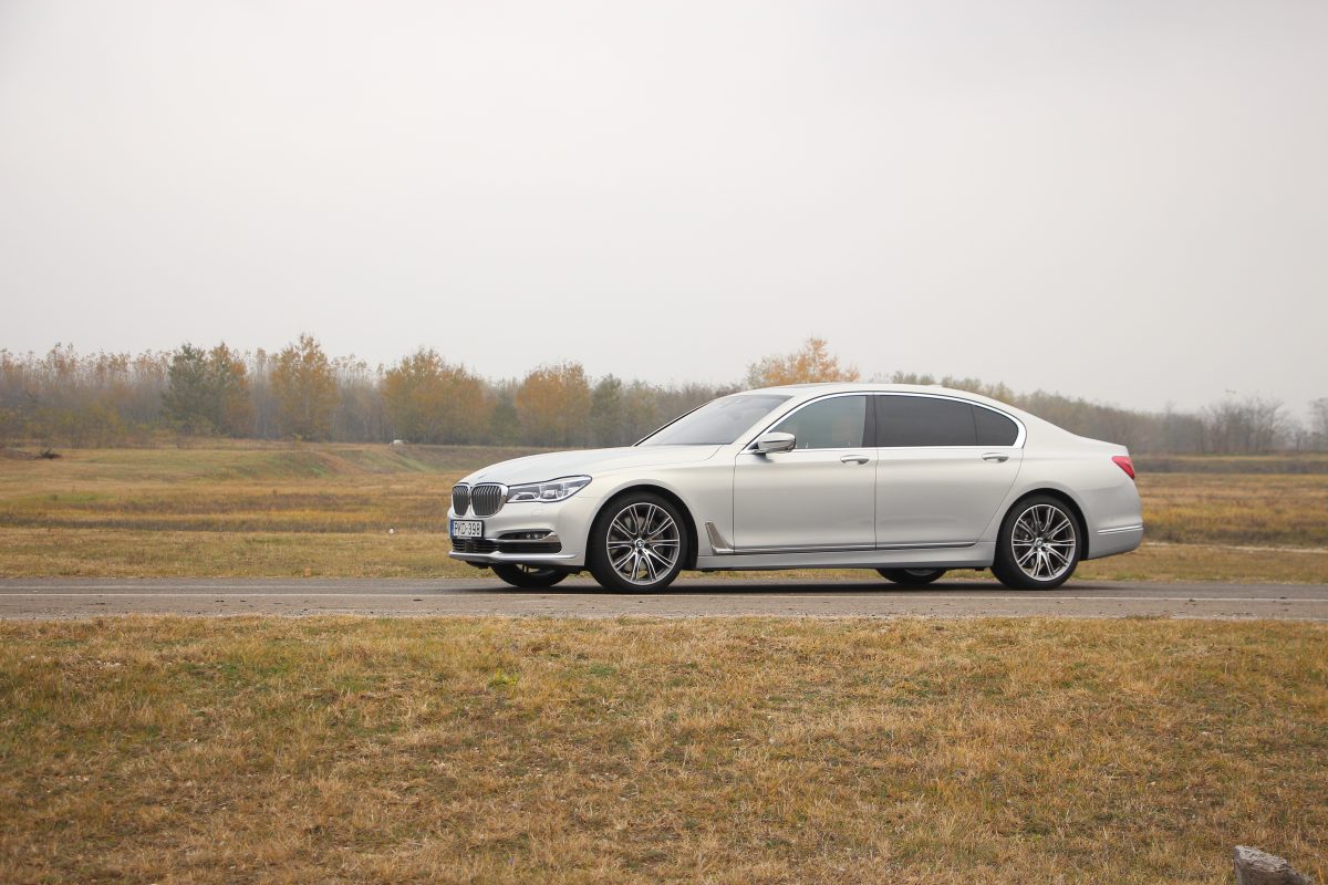 BMW 7-ES SOROZAT
