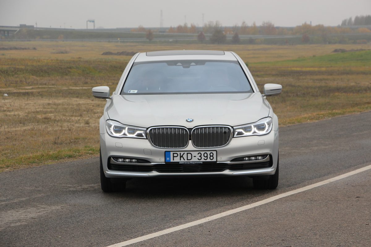 BMW 7-ES SOROZAT