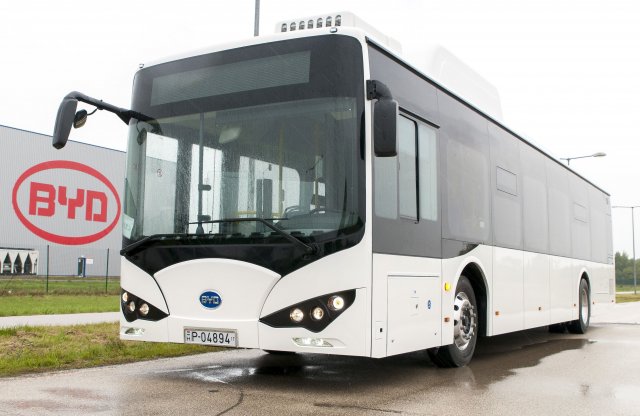 Elkészültek a kínai BYD elektromos autóbuszai Komáromban