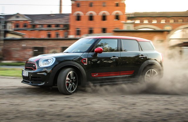 Hívj csak hot hatchnek! - Mini Countryman JCW teszt