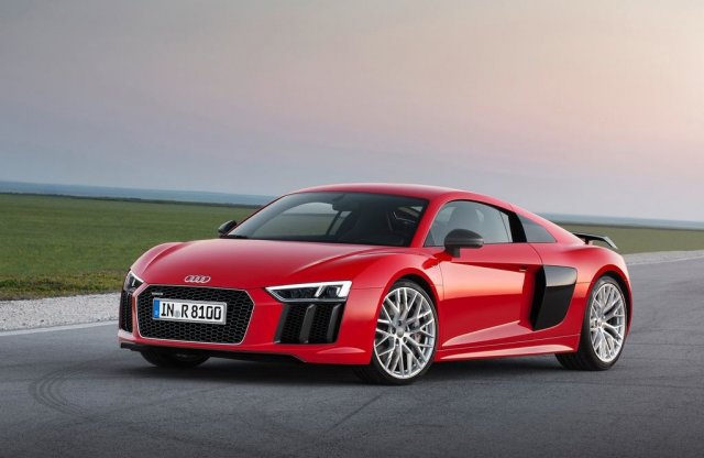 Dobhatja az Audi a V10-es és W12-es motorokat