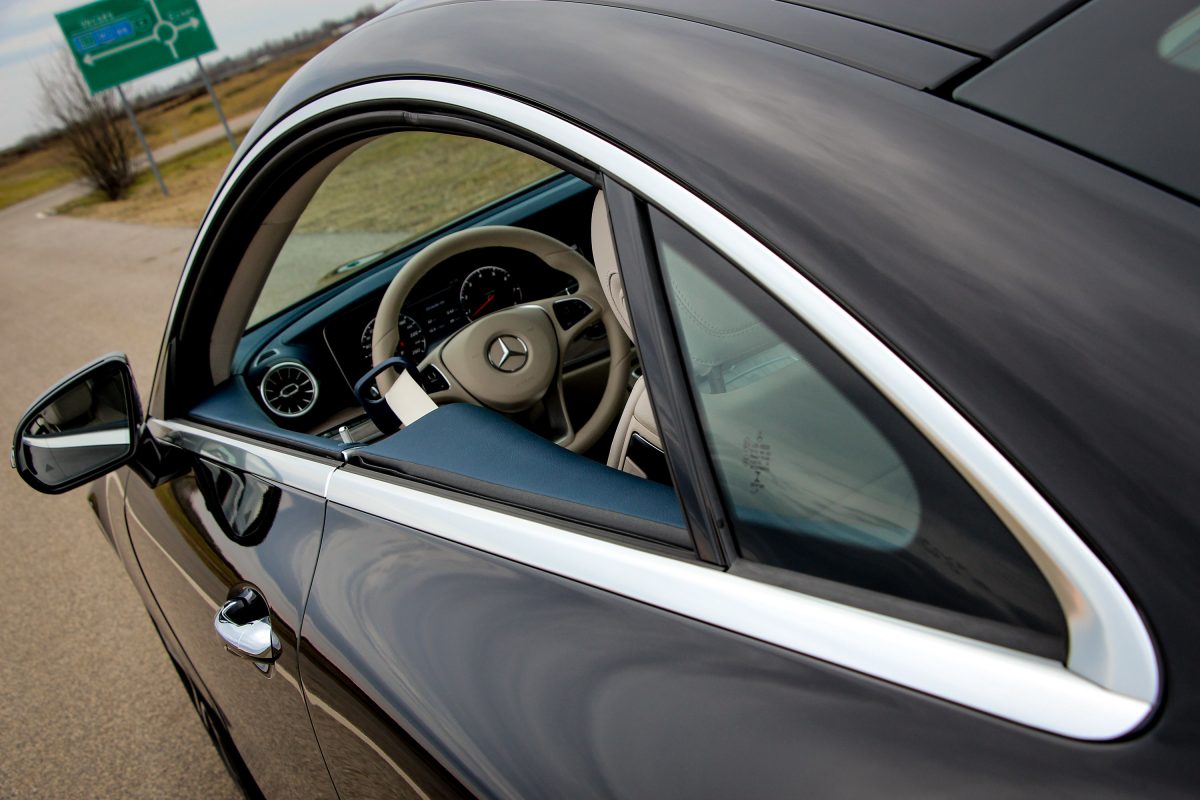 MERCEDES-BENZ E-OSZTÁLY