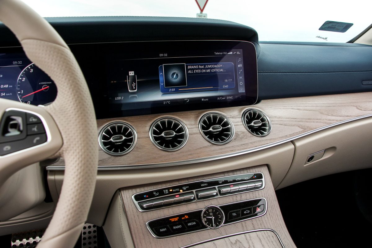 MERCEDES-BENZ E-OSZTÁLY