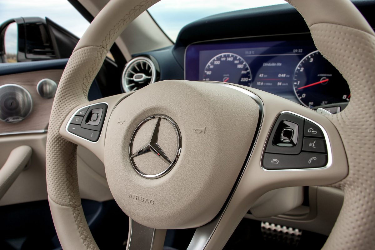 MERCEDES-BENZ E-OSZTÁLY