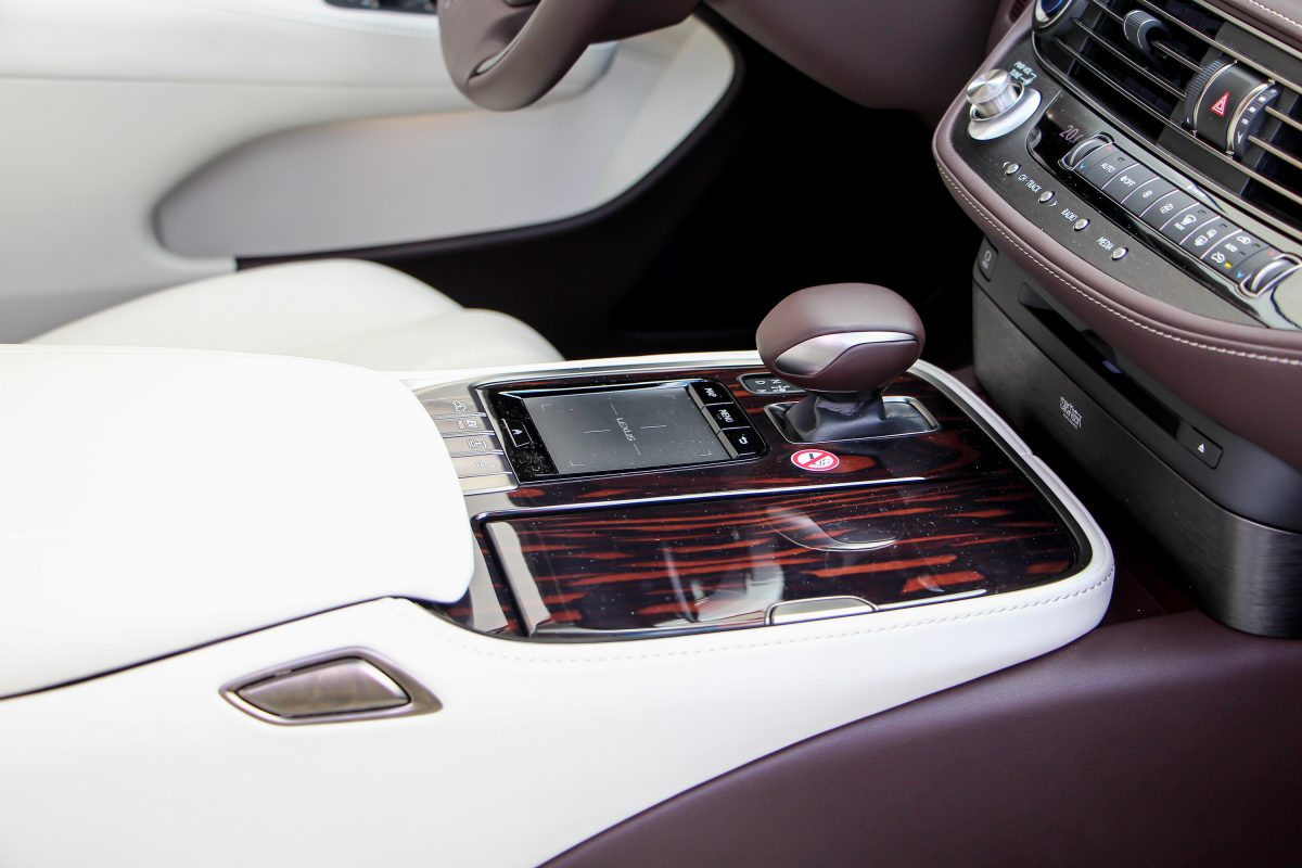 LEXUS LS