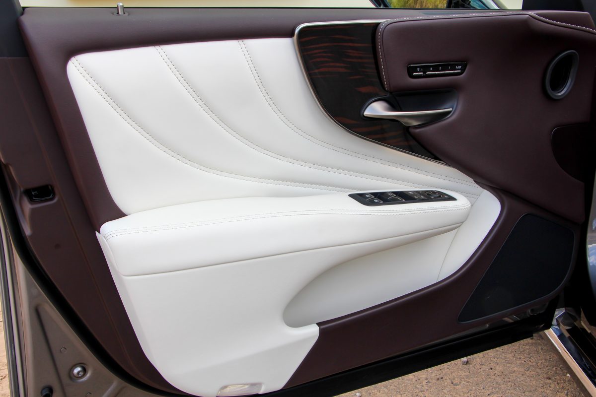 LEXUS LS