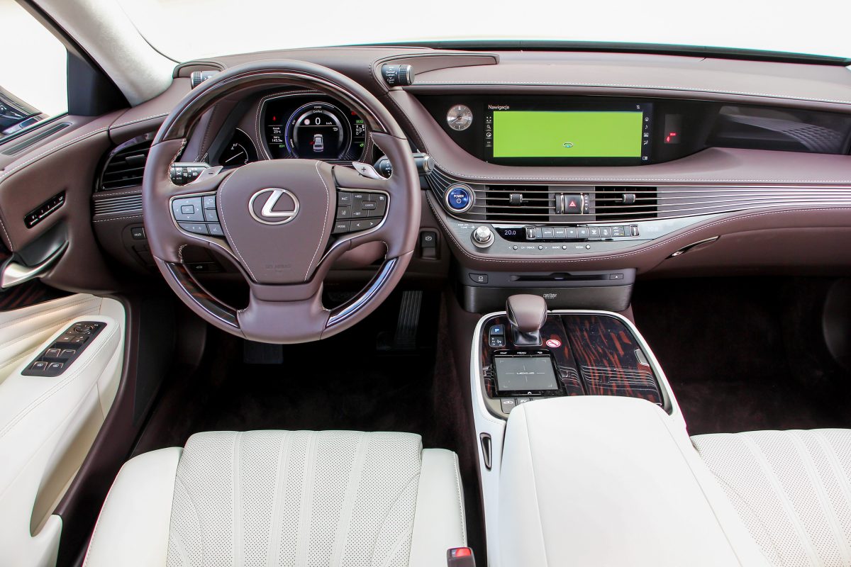 LEXUS LS