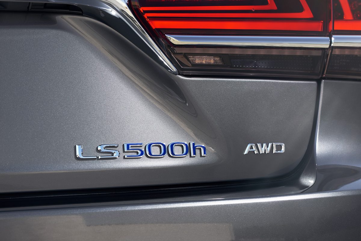 LEXUS LS