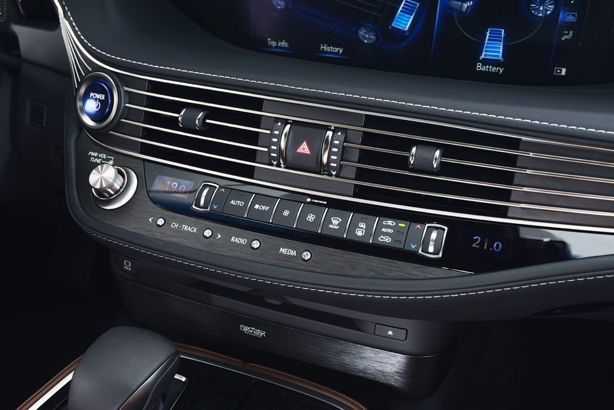 LEXUS LS