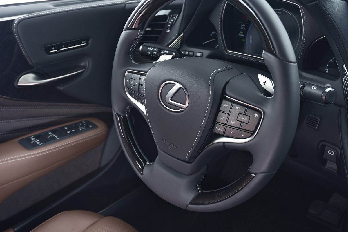 LEXUS LS
