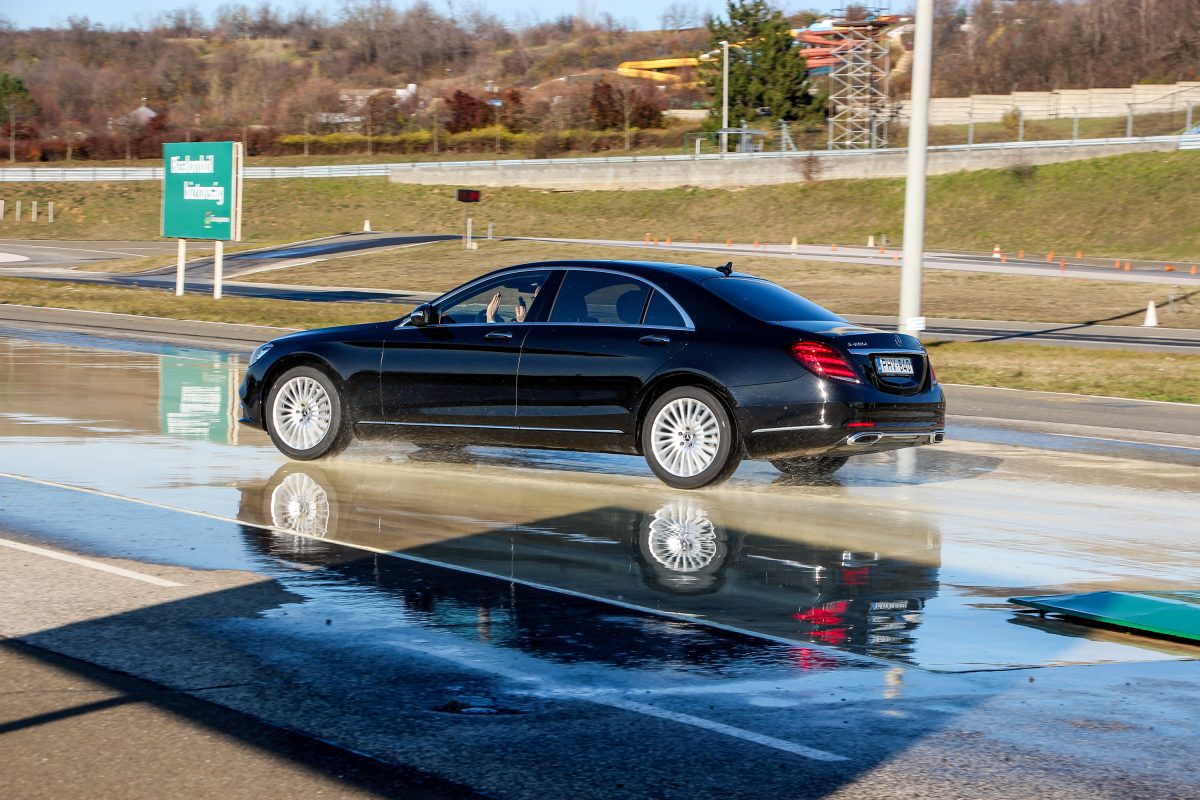 MERCEDES-BENZ S-OSZTÁLY