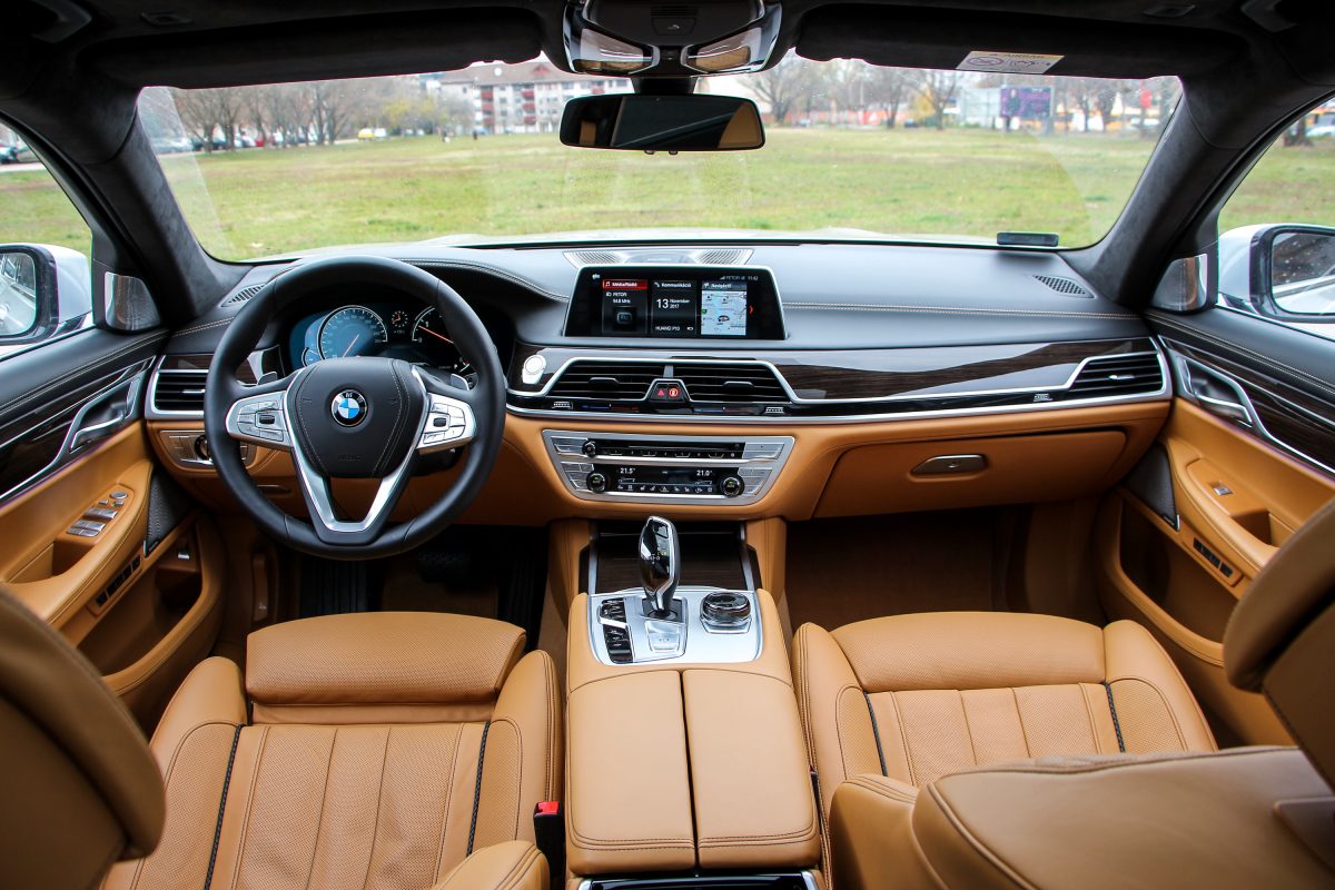 MERCEDES-BENZ S-OSZTÁLY