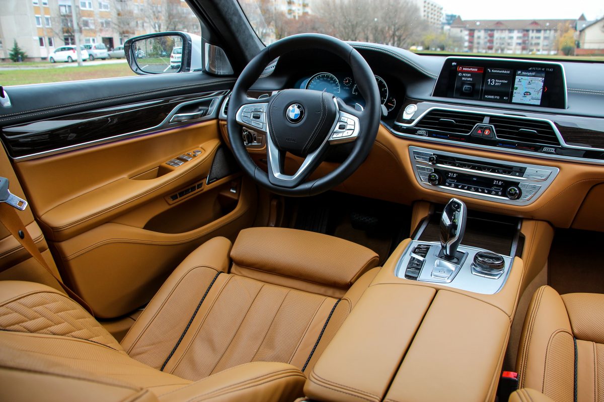 MERCEDES-BENZ S-OSZTÁLY