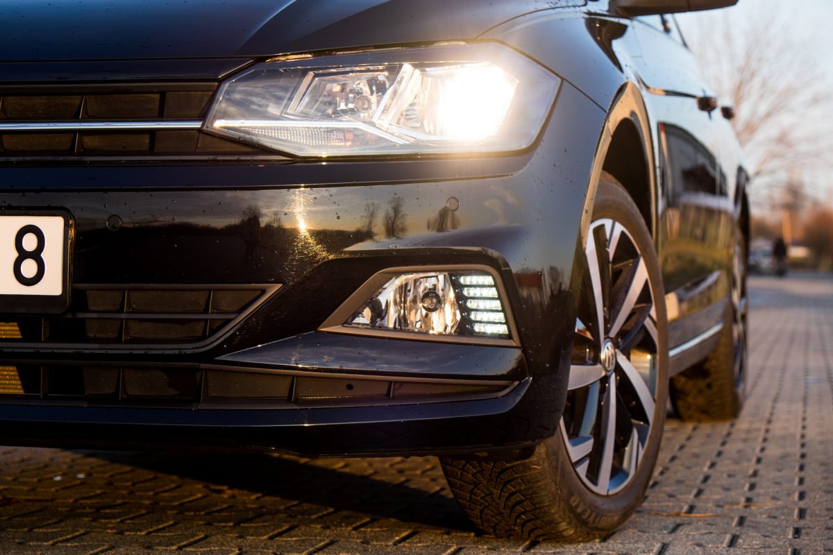 VOLKSWAGEN POLO