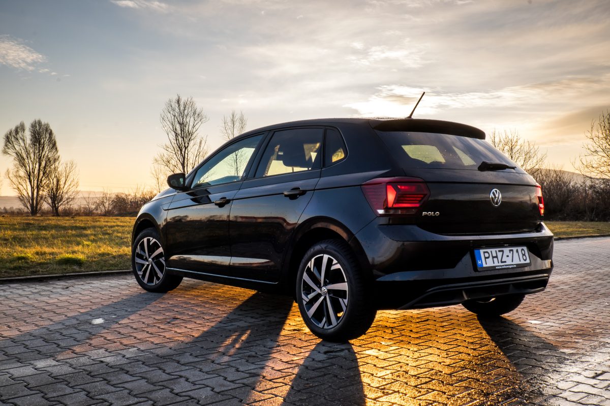 VOLKSWAGEN POLO