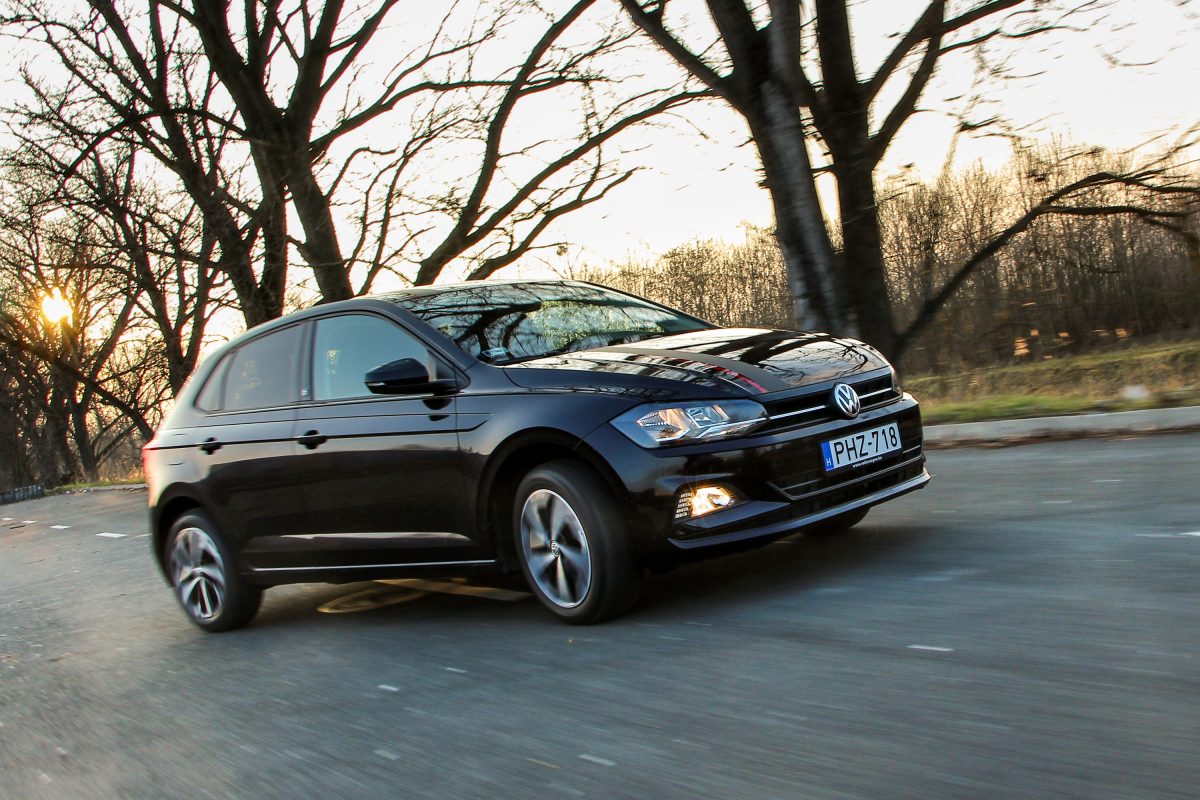 VOLKSWAGEN POLO