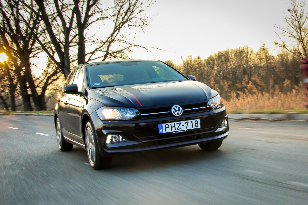 VOLKSWAGEN POLO