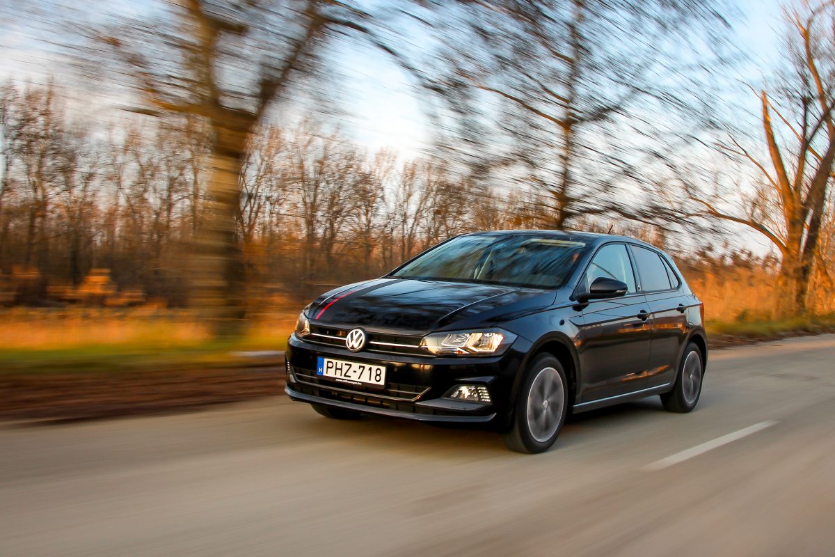 VOLKSWAGEN POLO