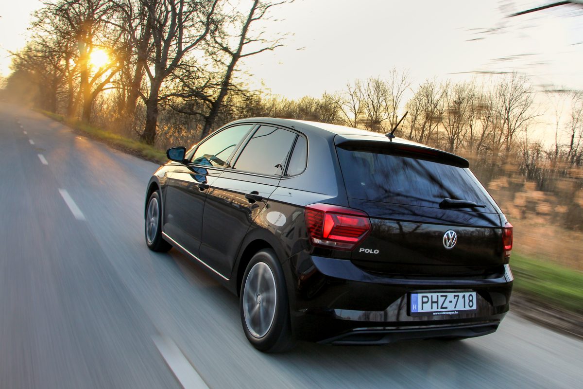 VOLKSWAGEN POLO