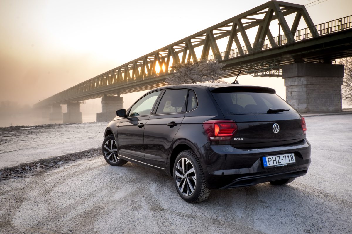 VOLKSWAGEN POLO
