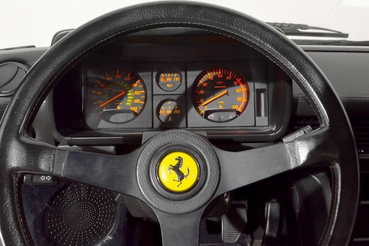 FERRARI TESTAROSSA