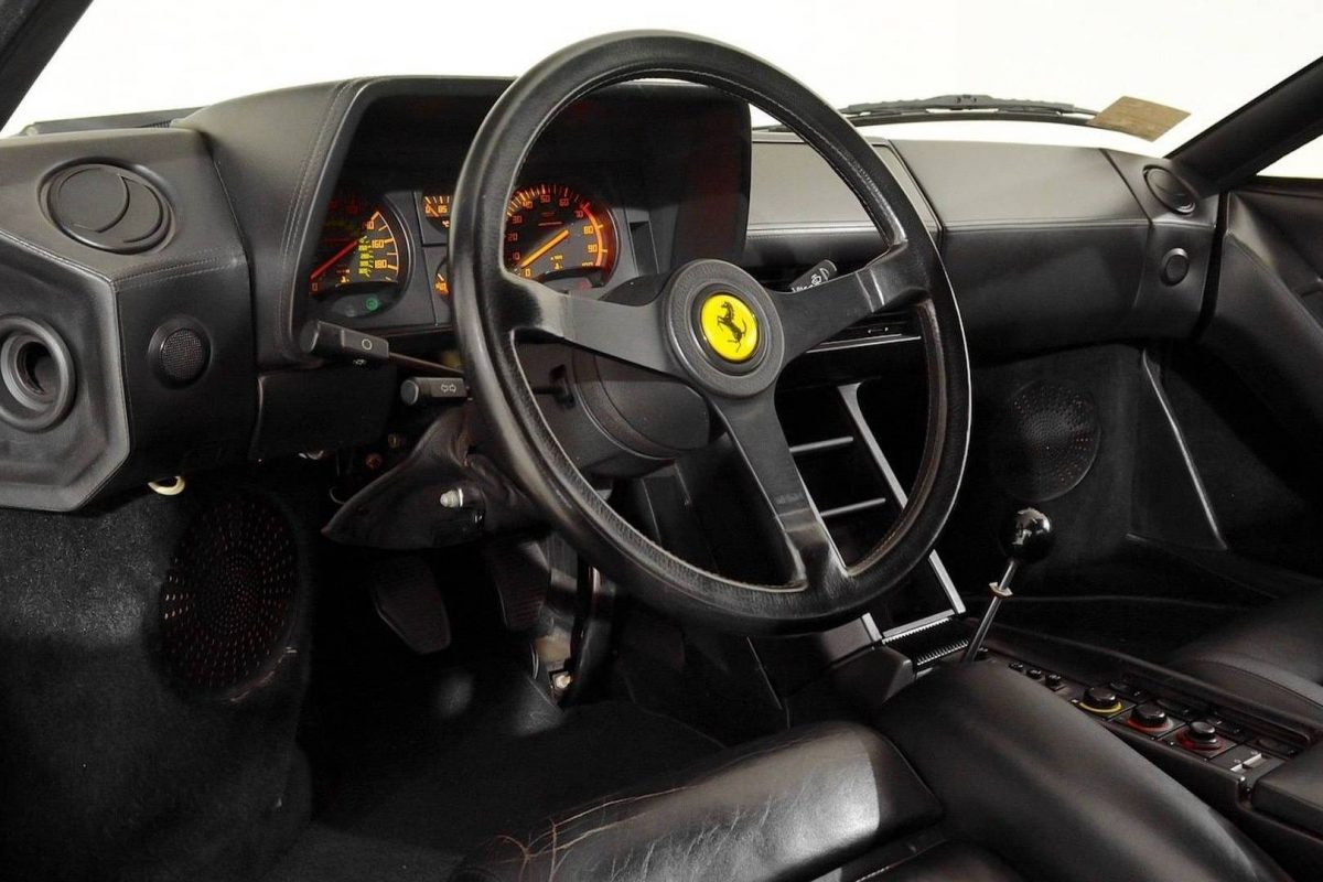 FERRARI TESTAROSSA