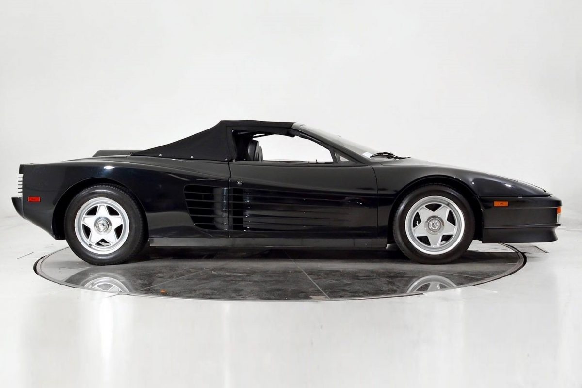 FERRARI TESTAROSSA