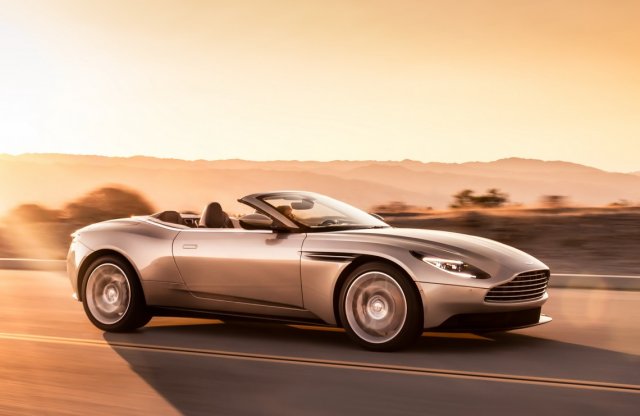 Pompás kabriót hozott az Aston Martin