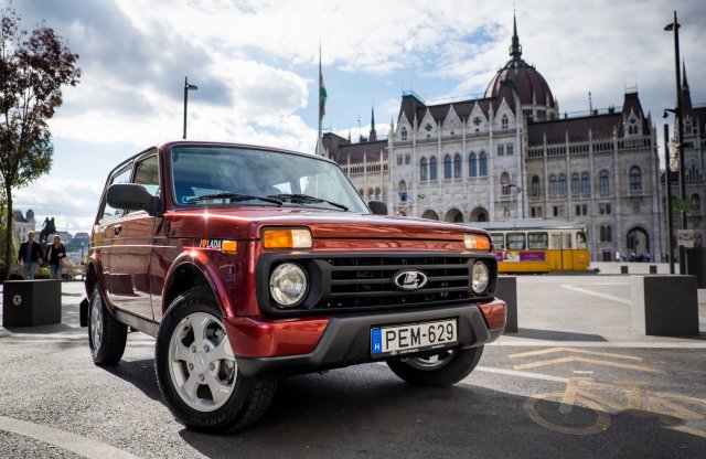 Az oroszok rég Budapesten járnak - Lada 4x4