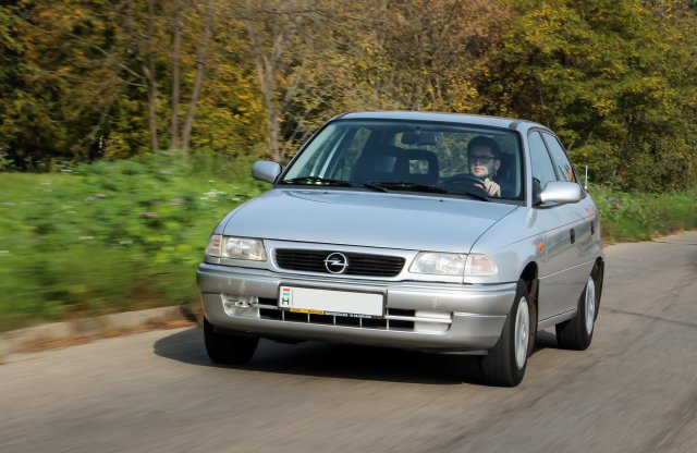 El nem, csak kikopni tud - Opel Astra Classic